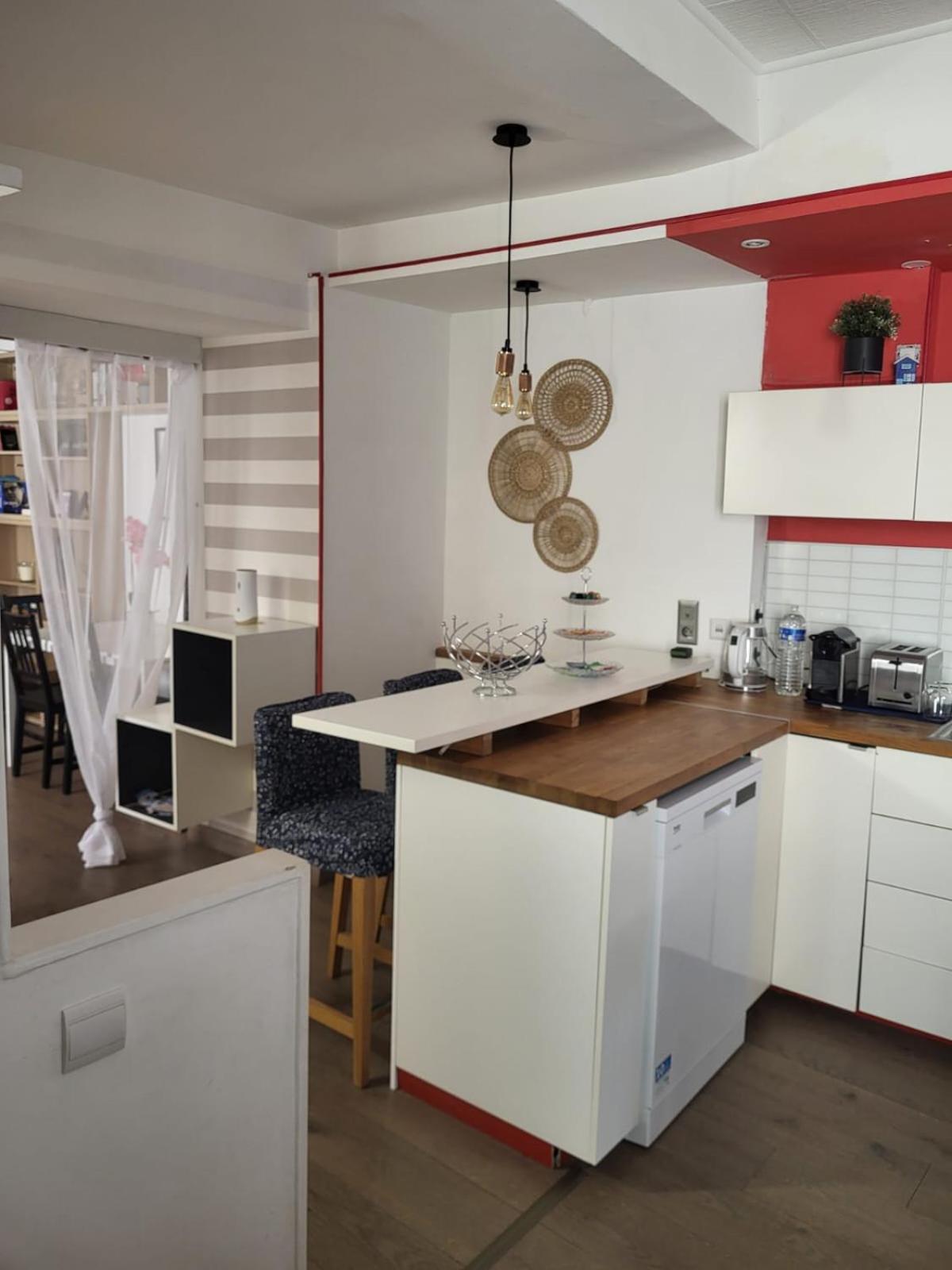Spacious Town House With Balcony Монтаньяк Экстерьер фото